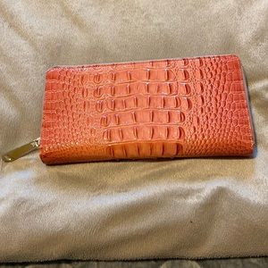 NWOT Brahmin Skylar Travel Wallet